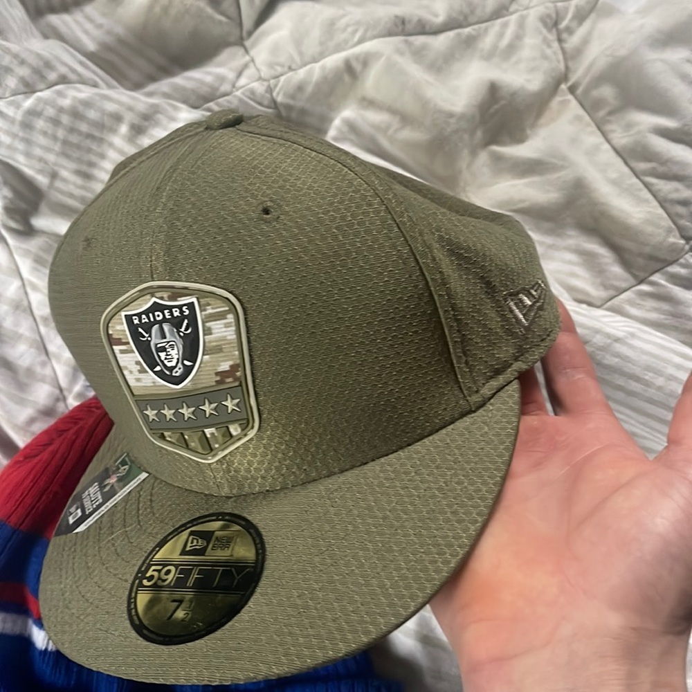RAIDERS camo fitted hat brand new